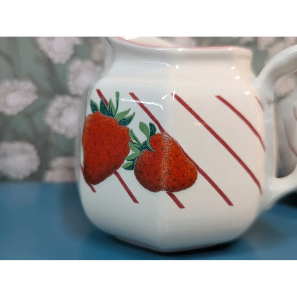Mikasa Fresh Fruit Strawberries Creamer Sugar Bowl Set DP 002 Japan Vintage
